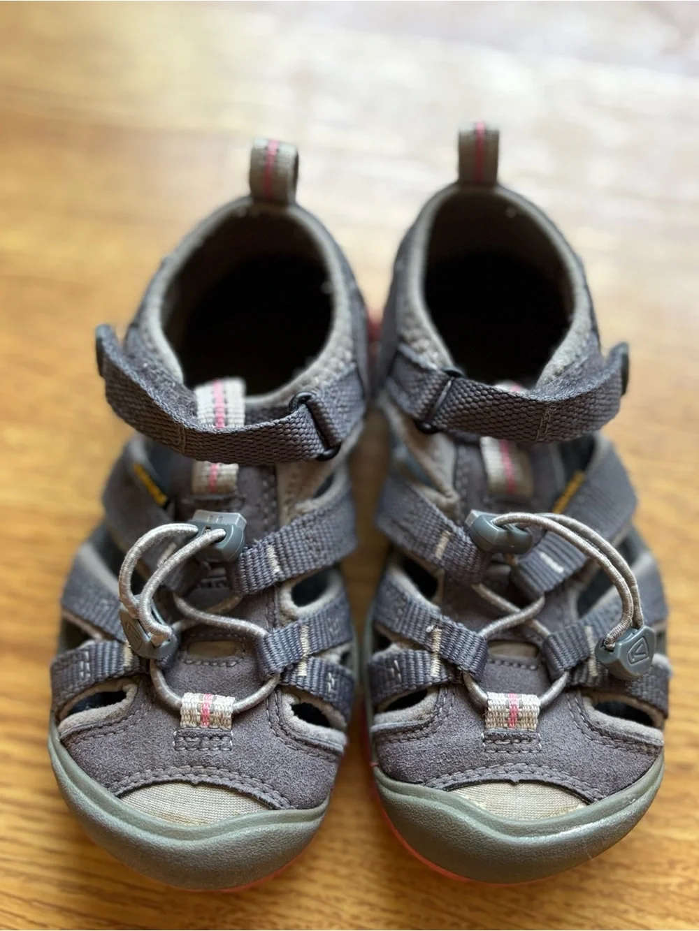KEEN Kids Girls Sandals Gray Pink Hiking Play Durable Gorpcore Outdoors Sz 11